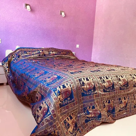 Comfortable Townhouse アパート