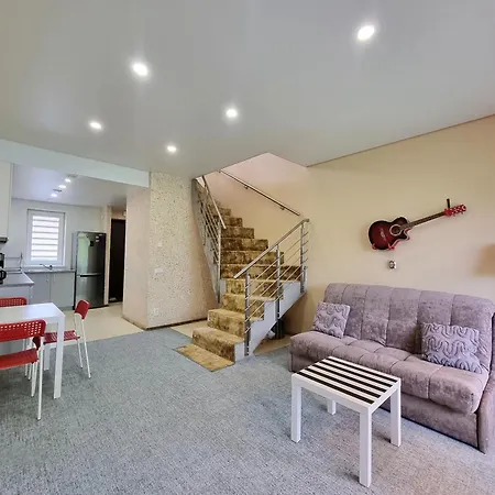 Comfortable Townhouse Apartment
